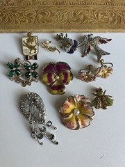 Vintage Jewelry Lot Pin Broochrhinestones Pot Metal Enamel 1940-1950’s