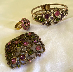 Gold Tone Crystal Rhinestone Jewelry Set Bracelet Brooch Ring Pink Green Purple