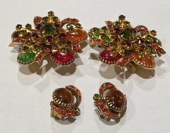 GORGEOUS SELRO SELINI SIGNED MULTI COLORS FLOWER RHINESTONE BROOCHES EARRING SET