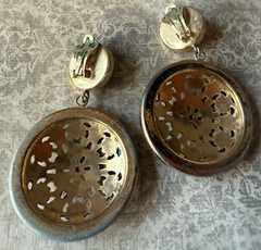 Vintage Gold Tone Filigree Dangle Drop Clip-On Earrings w/Clear Rhinestone 3″