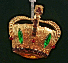 Vtg 1970s Sadie Green Crown Brooch Gold Tone w/ Red Green Amethyst Rhinestones