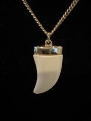 Vintage AVON 1978 Pendant Necklace Gold Chain Faux Ivory 20” Adventure Tooth