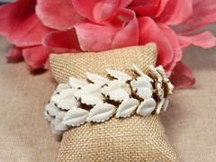 Vintage White Lucite Leaf Link Articulated Bracelet 3 Row ~ 7.25”