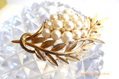 VTG CROWN TRIFARI PEARL & RHINESTONE BROOCH / PIN & EARRINGS SET