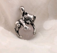 Vintage Sterling Silver Cat Rose Quartz Orb Ball Pendant 1″