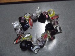 Vtg Costume Jewlery Multi colored Glass Beads 2.25″in Stretchy Barcelet