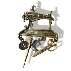 Vintage Sewing Machine Brooch Lot JJ AJC Clotilde Quilting Scissors Thimble 6Pcs
