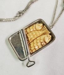 Hattie Carnegie Vintage Sardine Fish Can Pendant Necklace NOS New