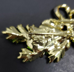 Enamel Pine Cone Fir Branch Bow Holiday Christmas Pin Brooch Gerrys Goldtone 2″