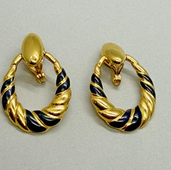 Vintage Monet Door Knocker High Polish Gold Tone Blue Enamel Clip On 1.50″