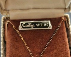 1950s CeeTee STERLING Mano Cornuto Good Luck Hand Pendant 19″ Chain & Hinged Box