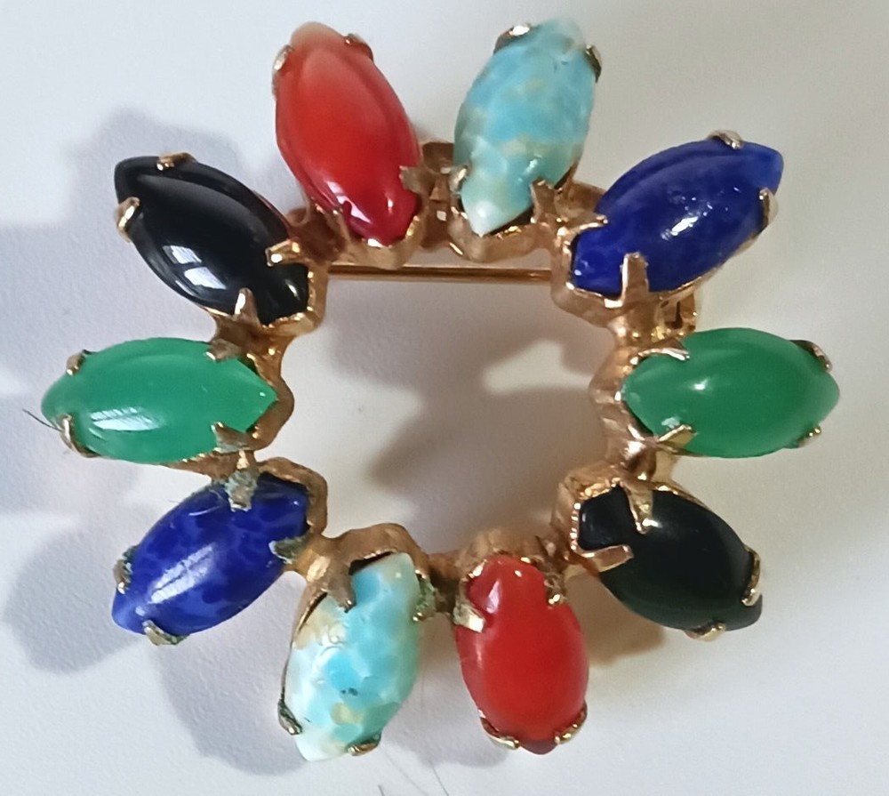Vintage Gold-tone Brooch 1.25″ Ring of Multicolor Prong-set Semi-precious Stones