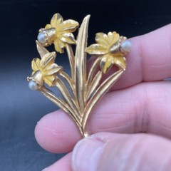 Vtg Signed General Mfg Yellow Enamel Pearls Flower Daffodil Pin Brooch RARE-READ