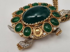 Kenneth Jay Lane KJL Tortoise Turtle Brooch Watch Cabochons & Crystals 26”L