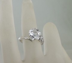 VINTAGE SILVER PLATED SOLITAIRE FLOWER ROUND CUT CRYSTAL RING SIZE 8