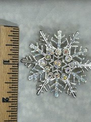 Vintage Avon Snowflake Silver Tone Pin Brooch Aurora Borealis Crystals Winter 2″
