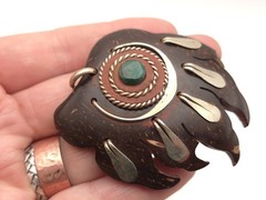 Vintage Artisan Made Native American Bear Paw Amulet Bloodstone Large Pendant