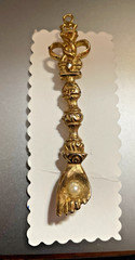 VTG Bar Brooch Scepter Staff 3 1/2″s Crown top Faux Pearl in hand
