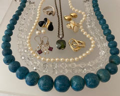 LARGE LOT ESTATE VINTAGE & NOW JEWELRY ALL WEARABLE MANY SIGNED OVER 40 PCS