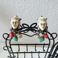 Vintage Selro Selini Goddess Face Silvertone Frame Clip Earrings