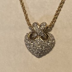 NWT Carol Lee Heart Goldtone Carolee Necklace Nice Chain Nice Detailed Pendant