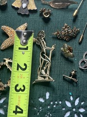Brooch and pin lot Stickpin Brooches Gold Silver Tone Metal Mixed Materials Vtg