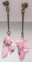VINTAGE STUNNING GEOMETRIC PINK LUCITE PIERCED DANGLE EARRINGS