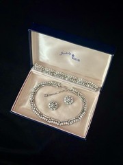 TRIFARI “Vanity Fair” 1956 Set Baguette Rhinestones Rhodium Alfred Philippe Box