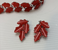 Lisner Cherry Red Necklace Bracelet Earrings Parure Set Leaf Shaped Thermoset