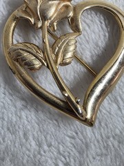 Princess Diana Memorial Heart Rose Brooch Gold Tone Legacy Love RDC Signed