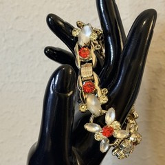 Vintage Juliana D&E Bracelet Frosted White Satin Glass Electric Orange Red AB