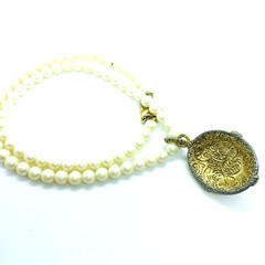 Vintage 1928 Necklace Faux Pearl Cabochon Gold Tone Pendant Necklace 18 in