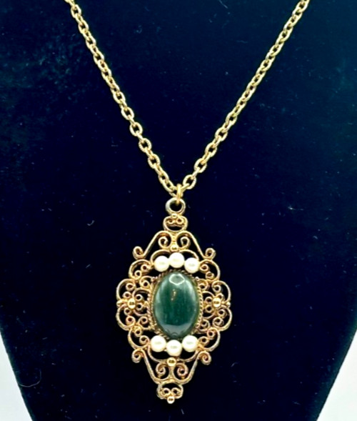 Necklace & Gold Tone Filigree Jade Stone & Faux Pearls Pendant Vintage