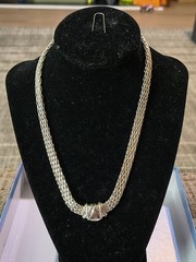 Vtg Gold Tone Mesh Choker Magnetic Necklace 17.5 Long Heavy Great For Any Event