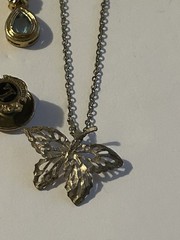vintage 11 piece Jewelry 4 Necklace 2 Bracelet 3 Pendant 1 Brooch 1 Pin