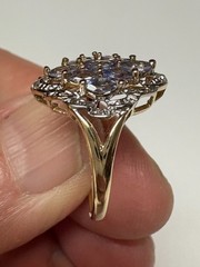 LADIES VINTAGE 10k GOLD MARQUISE CUT TANZANITE DIAMOND RING. SIZE 6.25