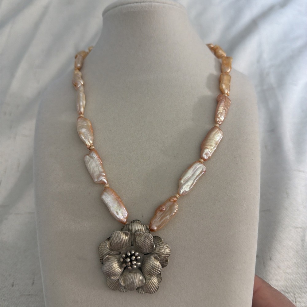 Vintage Rare Peach Pearl Necklace with Floral Pendant Boho 18″ Sterling Silver