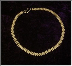 Vintage Metropolitan Museum of Art Gold Tone Fishbone Chevron Chain Necklace 16″