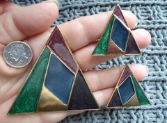 Vintage TRIANGLE geometry modernist – enamel PIN brooch + clip EARRINGS SET