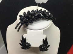 Vintage Black Glass Rhinestone Brooch And Clip Earrings