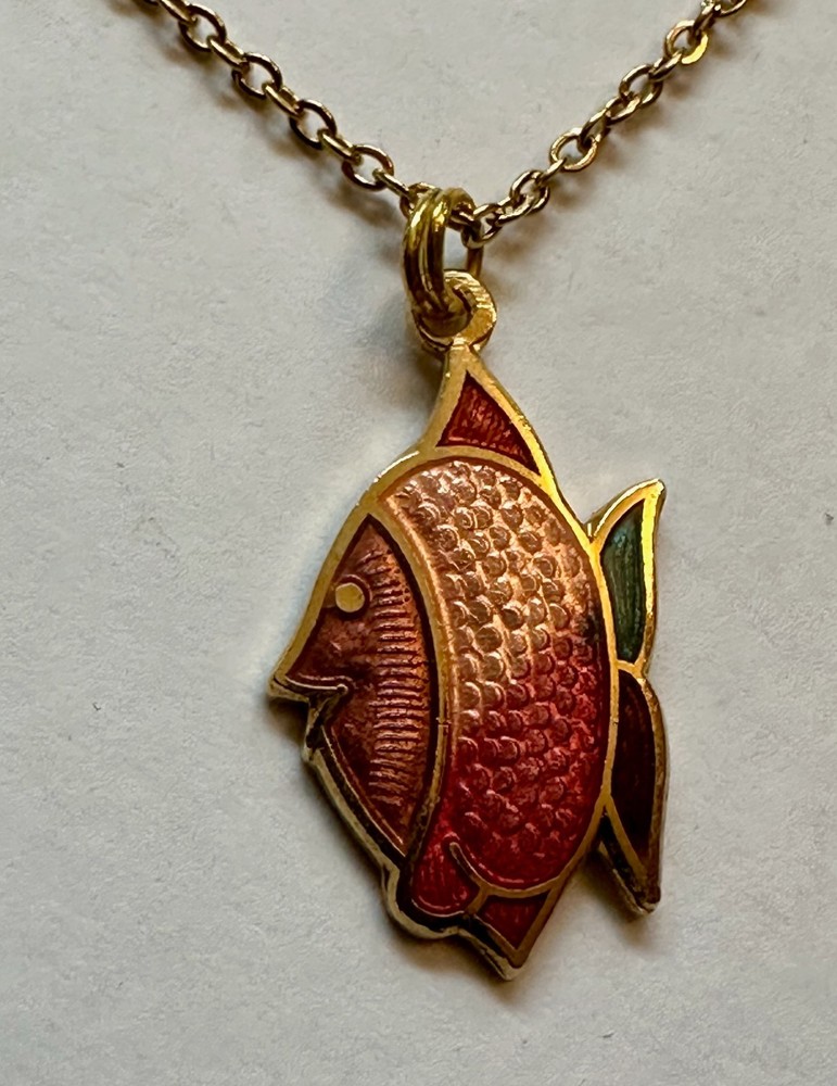 VINTAGE fish enamel metal colorful pendant 1″ necklace 20″ gold plated