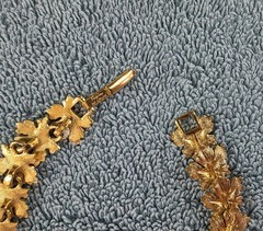 Vintage Napier Gold Tone Textured Fall Maple Leaf Choker Necklace 16″ Signed