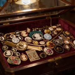 Huge Estate Heirloom Cameo Vtg Mod Romantic Jewelry Lot Brooch Locket Flowers