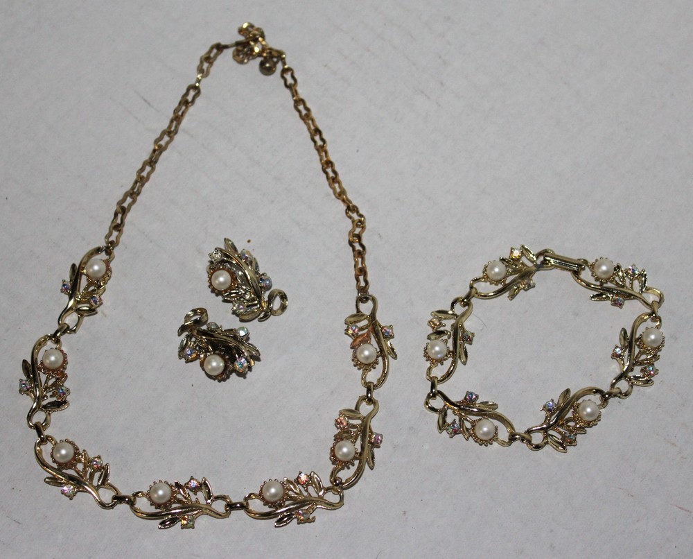 3 Piece~GOLD~Faux PEARL & RHINESTONE Diamond~Necklace~BRACELET~Clip EARRINGS~Set