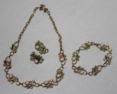 3 Piece~GOLD~Faux PEARL & RHINESTONE Diamond~Necklace~BRACELET~Clip EARRINGS~Set