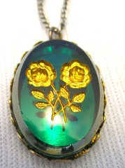 Lovely Vtg Green Glass Pendant with Gold Roses & Aurora Glass Pierced Earrings