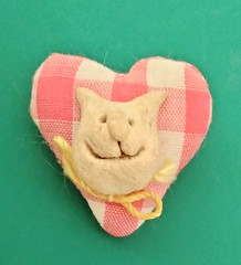 Handmade Cat Brooch (165 – 2415)
