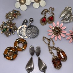 Vtg Sarah Coventry Clip On Earring Jewelry Lot. Estate Auction. See Description