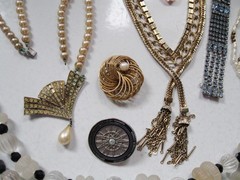 NICE LOT OF VINTAGE JEWELRY MOST TO WEAR SOME FOR REPAIR