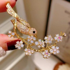 Happy Eyebrows Cute Magpies Bird Brooches Coats Suits Exquisite Corsages